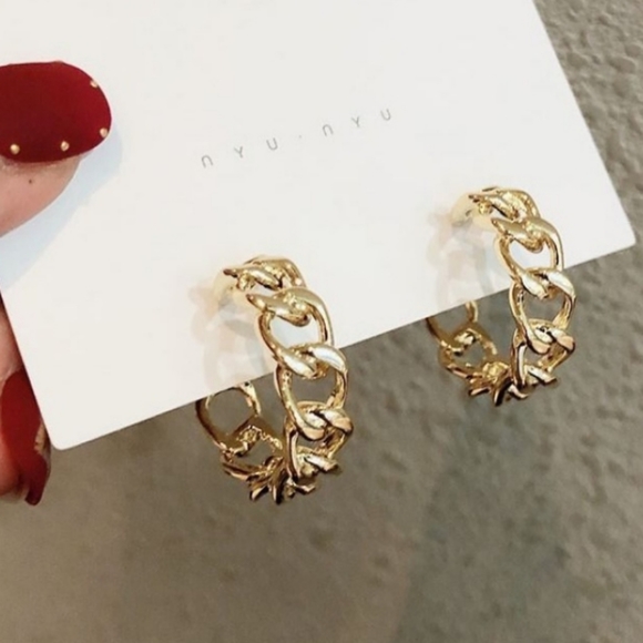 Gold Tone Hoop Earrings - Picture 4 of 4